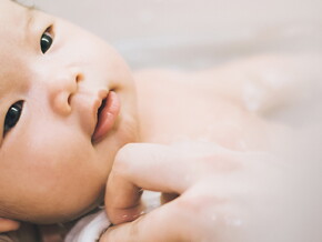 How to bathe a baby How to bathe a baby